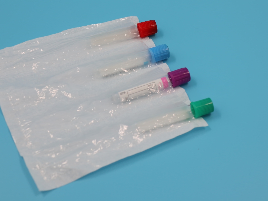 Mejora de la seguridad de las muestras clínicas con almohadillas absorbentes AI 650 y bolsas de transporte conformes con UN3373